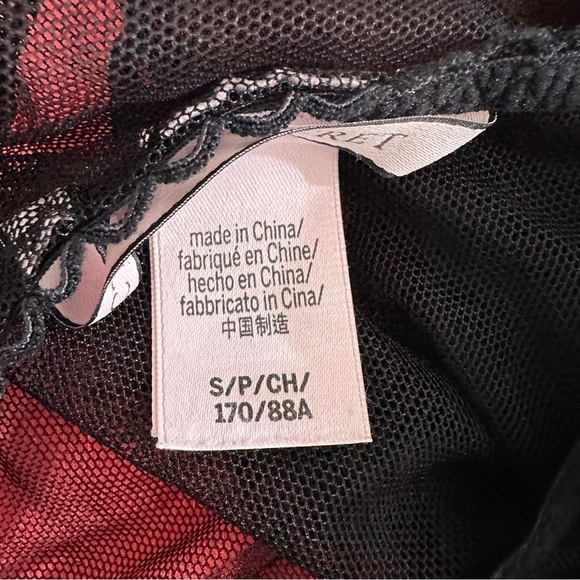 Victoria secret bundle 2 nights gowns 2 bralettes - Picture 12 of 12